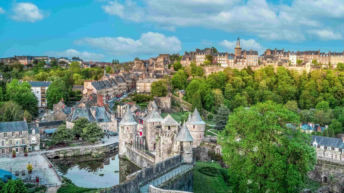 La ville haute de Fougères et son château - Ludovic Lagadec